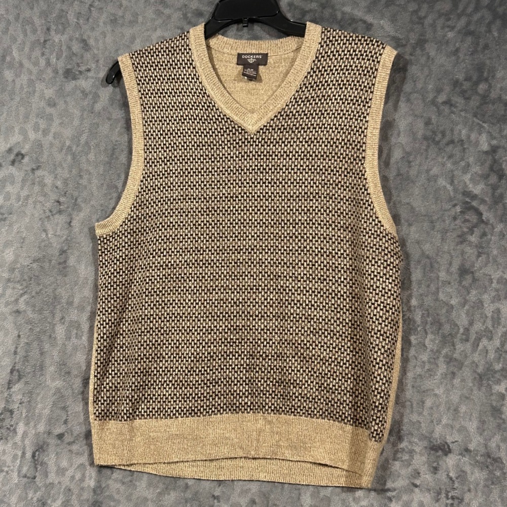 Dockers Mens V-Neck Sweater Vest Sand Marl Textured Knit Size Medium